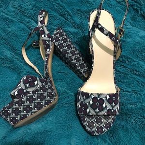 Nine West Carnation platform shoes